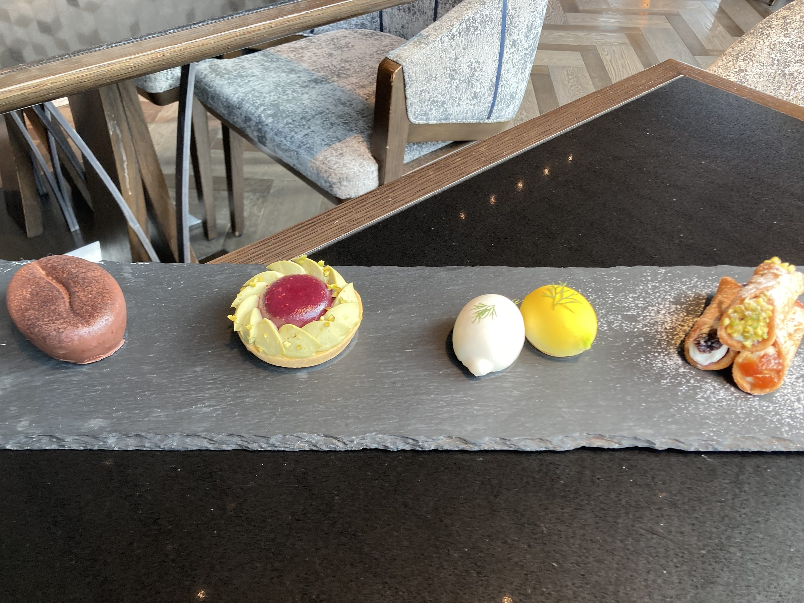 「フォーシーズンズホテル東京大手町」のイタリアンドルチェを食してきました☆